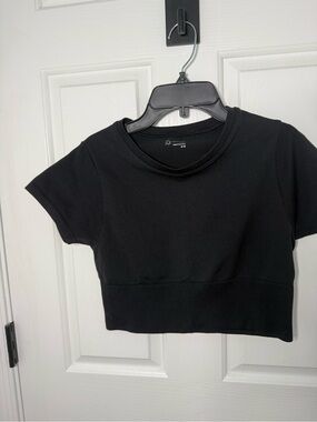 Offline by Aerie Black Cropped Short Sleeve Tee